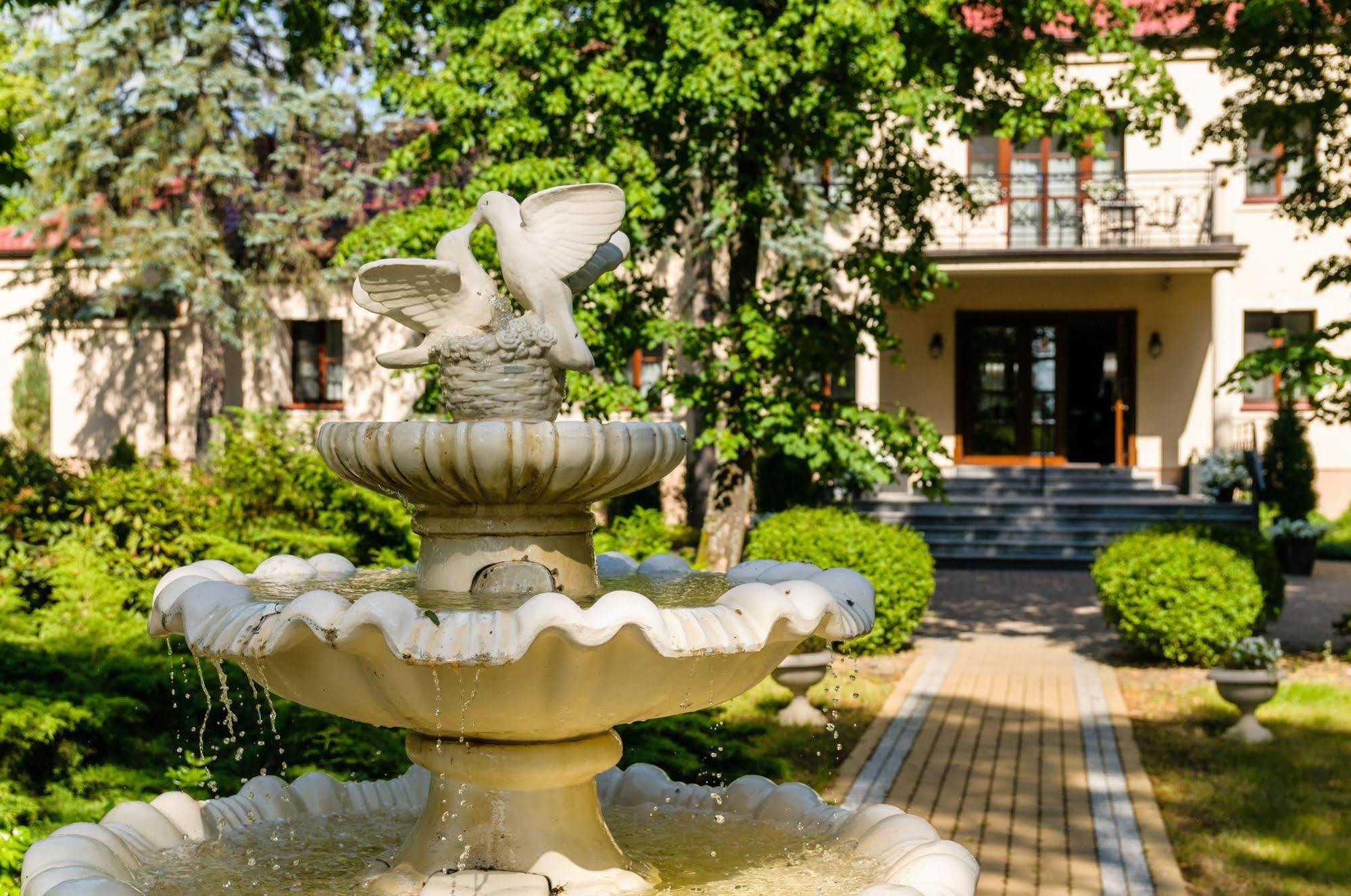 Park Rekreacyjno-Biznesowy Las Woda Wilga Extérieur photo